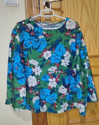 Blusa floral Zara verde multicolor