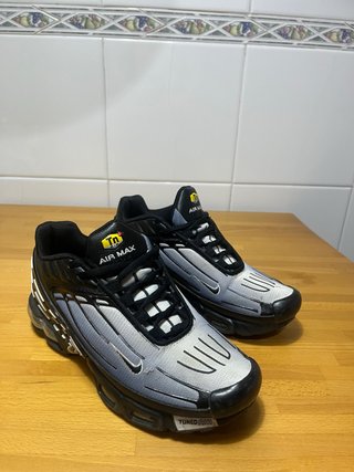Nike Air Max Tuned 3 Gris y Negro