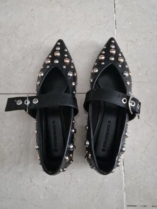 Zapatos Planos Stradivarius con Tachuelas