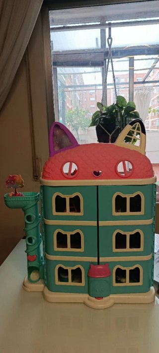 Casa de muñecas Gaby con accesorios.