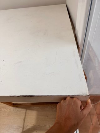Escritorio de madera con caballetes