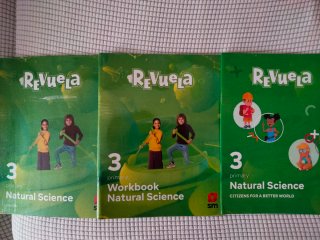 Libros Revuelta de inglés de 3 de primaria.