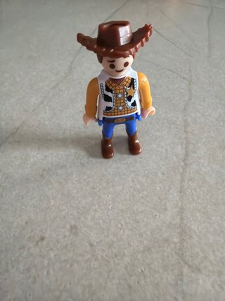 Figura Woody Huevo Kinder