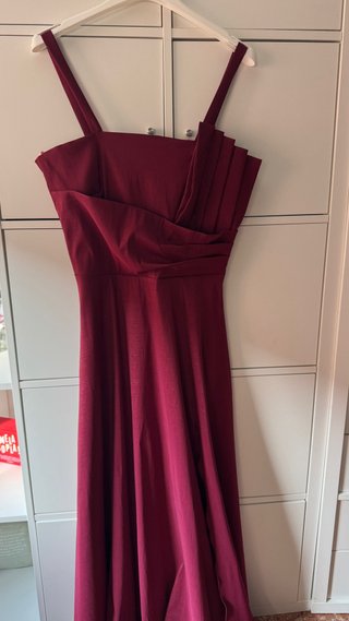 Vestido de fiesta granate