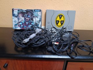 Consola PlayStation 1 (PS1) con accesorios