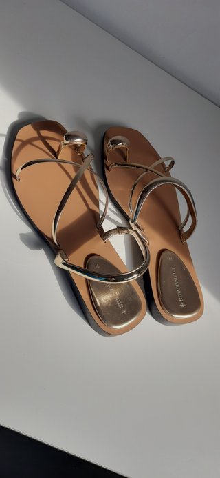 Sandalias Stradivarius Doradas - Talla 39