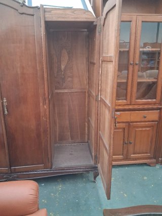 Armario madera maciza clásico