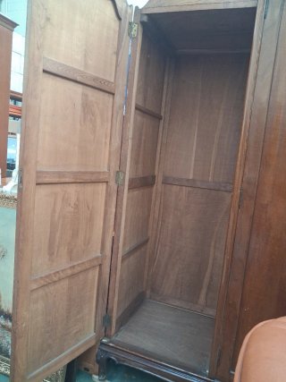 Armario madera maciza clásico