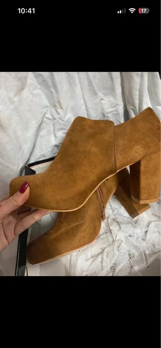 Botines camel antelina tacón ancho