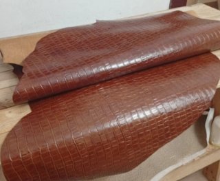 Piel de vacuno grabada