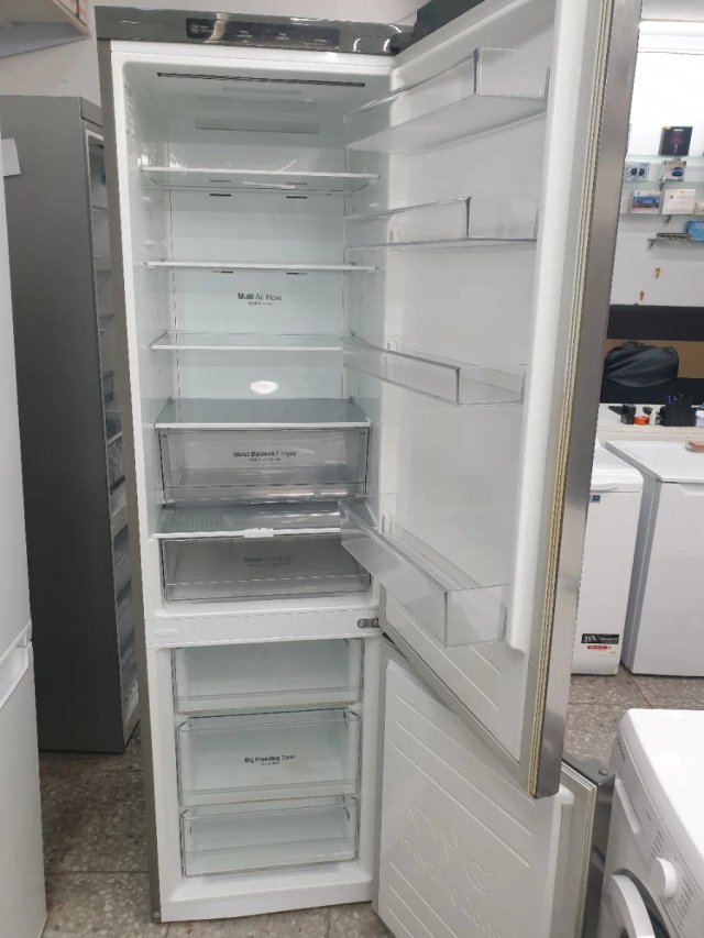 Nevera LG 2m por 60cm  , energética A+++