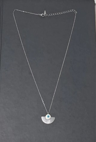 Collar con colgante ojo azul y abanico