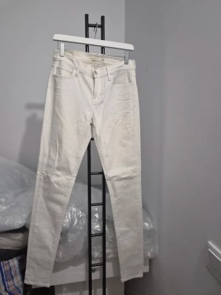 Vaqueros Blancos Levi's