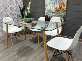 Mesa de Cristal y 4 Sillas (120cm)