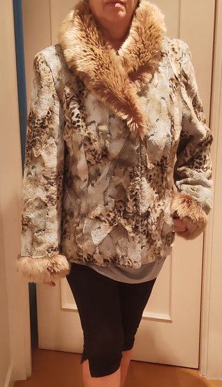 Chaquetón sintético estampado leopardo