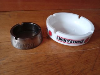 Ceniceros Winston y Lucky Strike