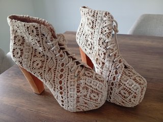 Botines encaje beige y marrón