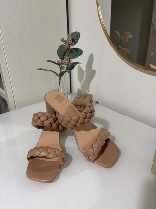 Sandalias de tacón trenzadas