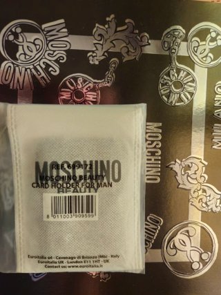 Tarjetero Moschino Negro y original