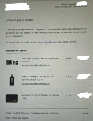 Tarjetero Moschino Negro y original