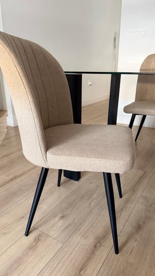 Mesa cristal y 5 sillas comedor