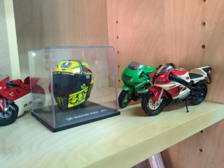 Collezione moto e casco da collezione