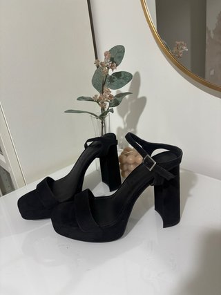 Sandalias de tacón negras