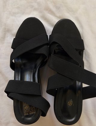 Sandalias negras elásticas talla 38
