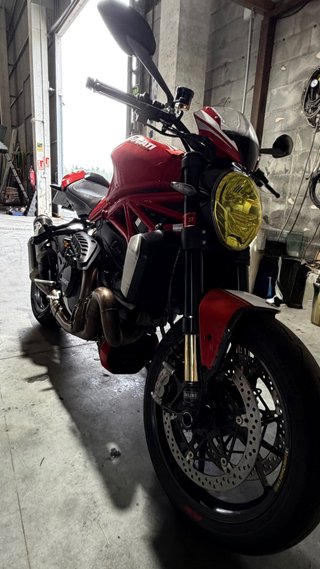 Ducati Monster 1200 R