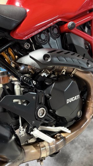 Ducati Monster 1200 R