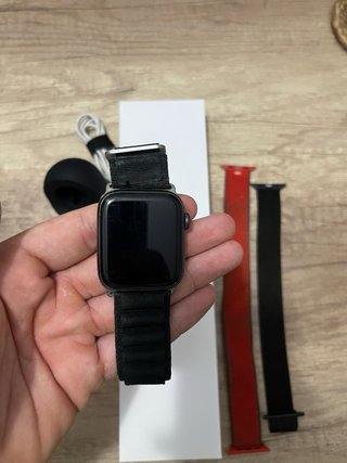 Apple Watch SE 44mm Space Gray