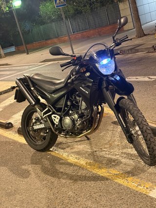 Yamaha XT660R Negra