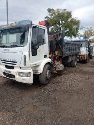 Iveco eurocargo grúa fássi volquete  2004