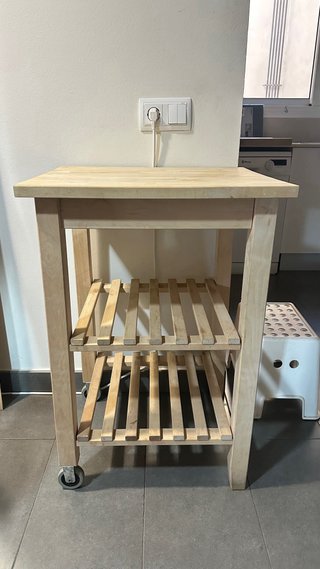 Mesa auxiliar con ruedas Bekvam Ikea