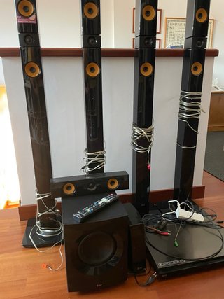 Equipo Blue Ray con 4 altavoces envolventes + SW