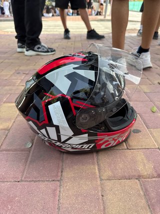 Casco de moto con intercomunicador a parte gafas i