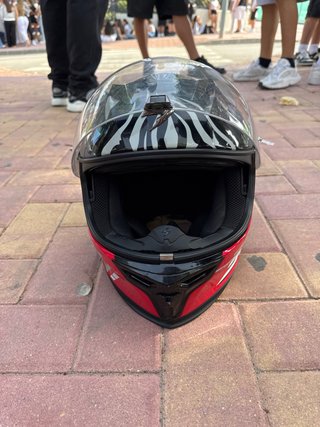 Casco de moto con intercomunicador a parte gafas i