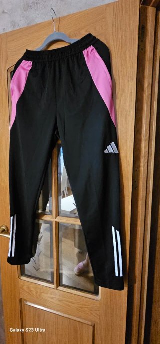Pantalón chándal Adidas negro y rosa