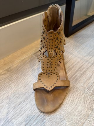 Botines Ash de Ante con Tachuelas Talla 37