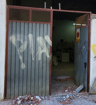Puerta de garaje metálica