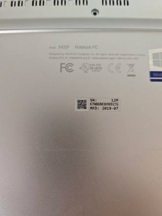 Portátil Asus Vivobook 14 (pantalla rota)