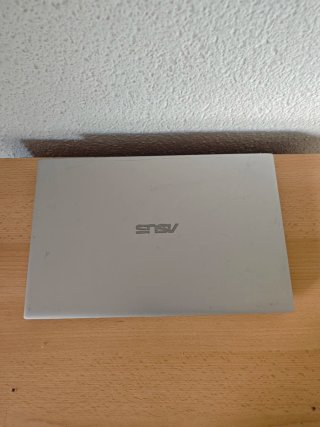 Portátil Asus Vivobook 14 (pantalla rota)