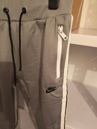 Conjunto deportivo Nike gris