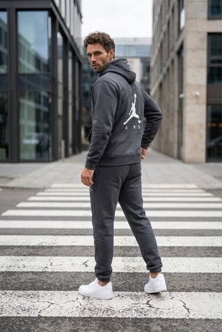 Chándal Jordan Paris Negro y Dorado talla S-2XL