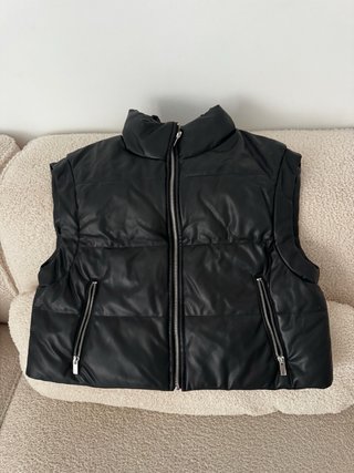 Chaleco de cuero negro
