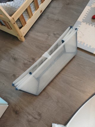Bañera para bebé STOKKE  plegable con hamaca.