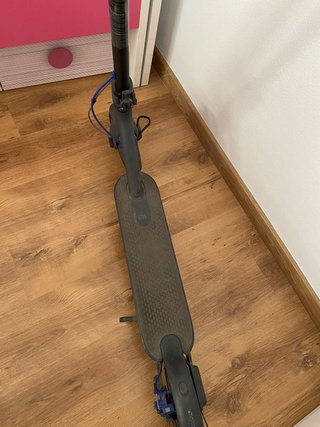 Patinete Eléctrico con Casco