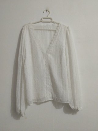 Blusa Blanca con Detalles de Encaje