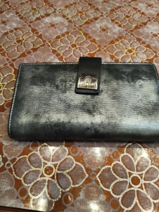 billetero o cartera de piel de la marca española L