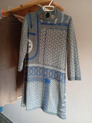 Lote 6 prendas mujer: vestidos, suéter y chaquetas
